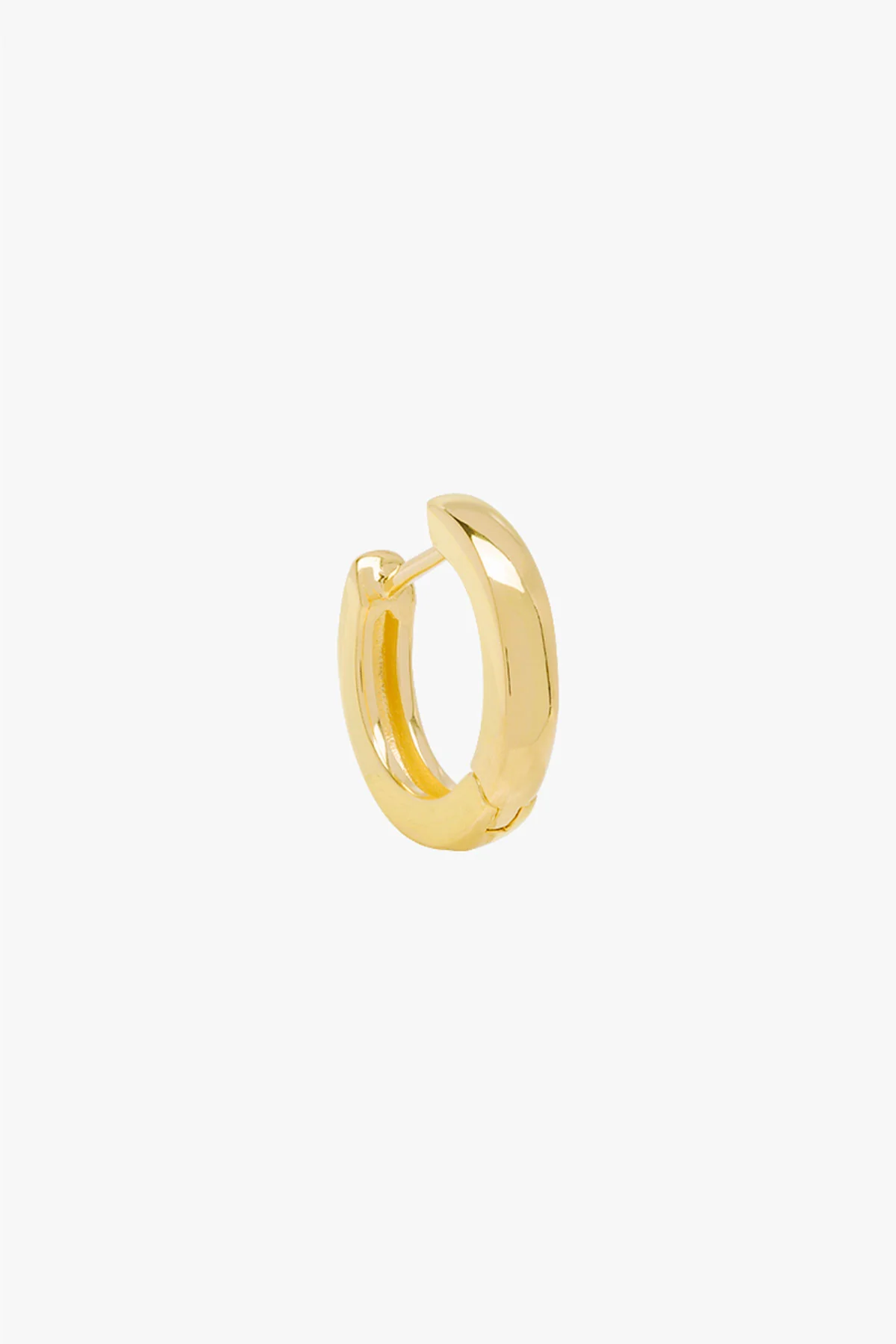 Classic huggie gold plated small (15mm) - Image 5
