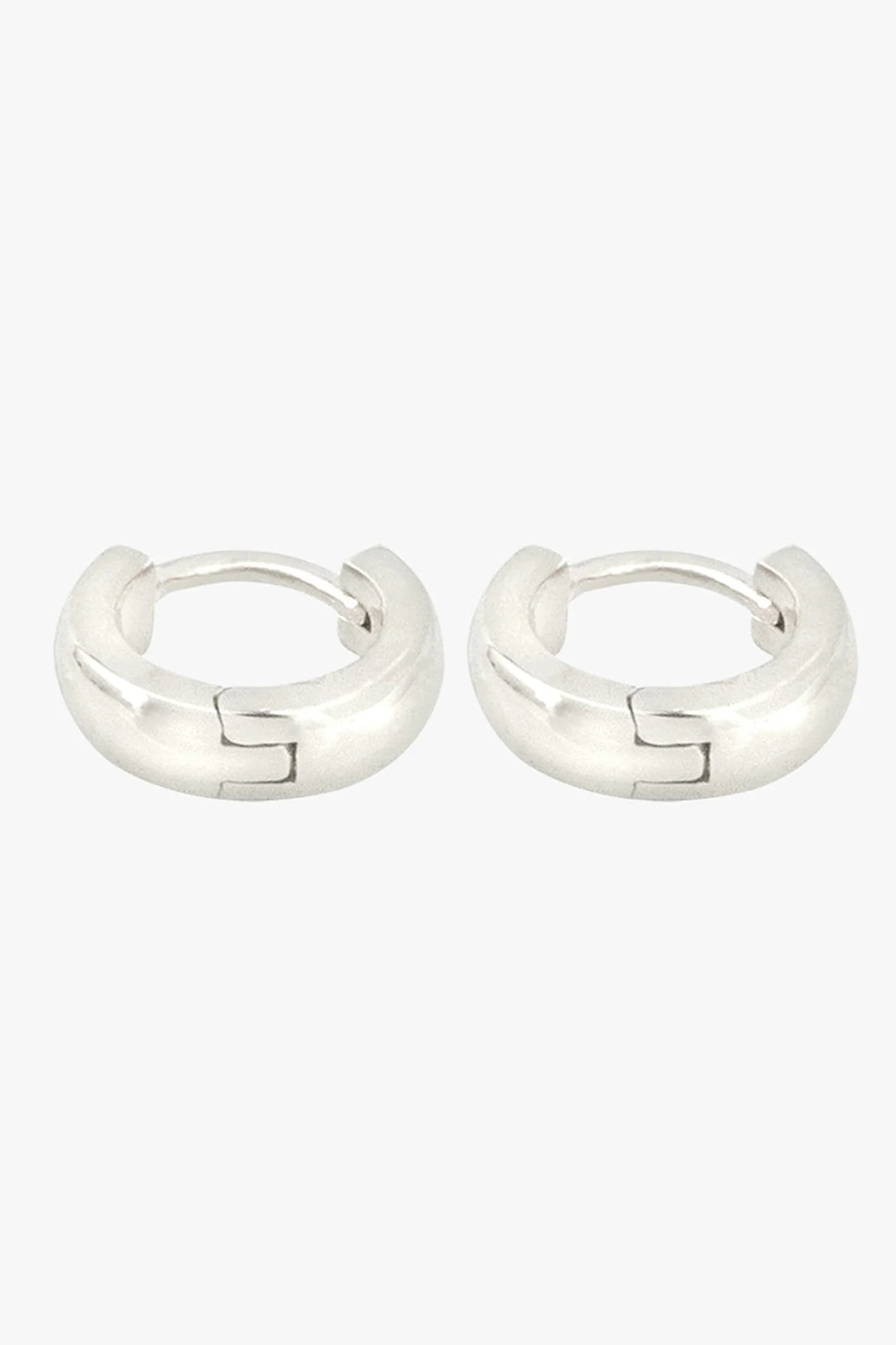 Classic huggie silver - Image 9
