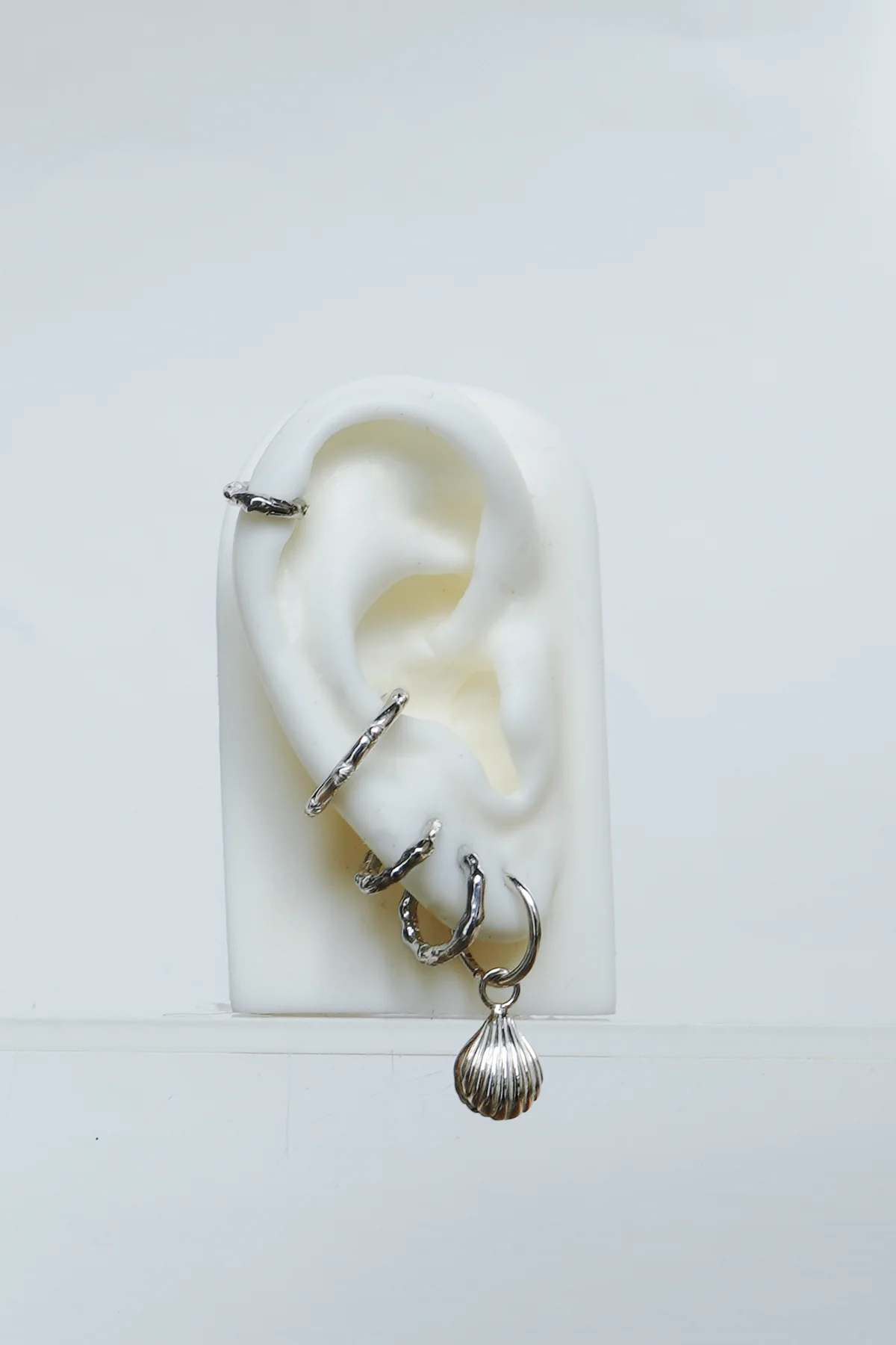 Hammered hoop silver large (13mm) - Image 9