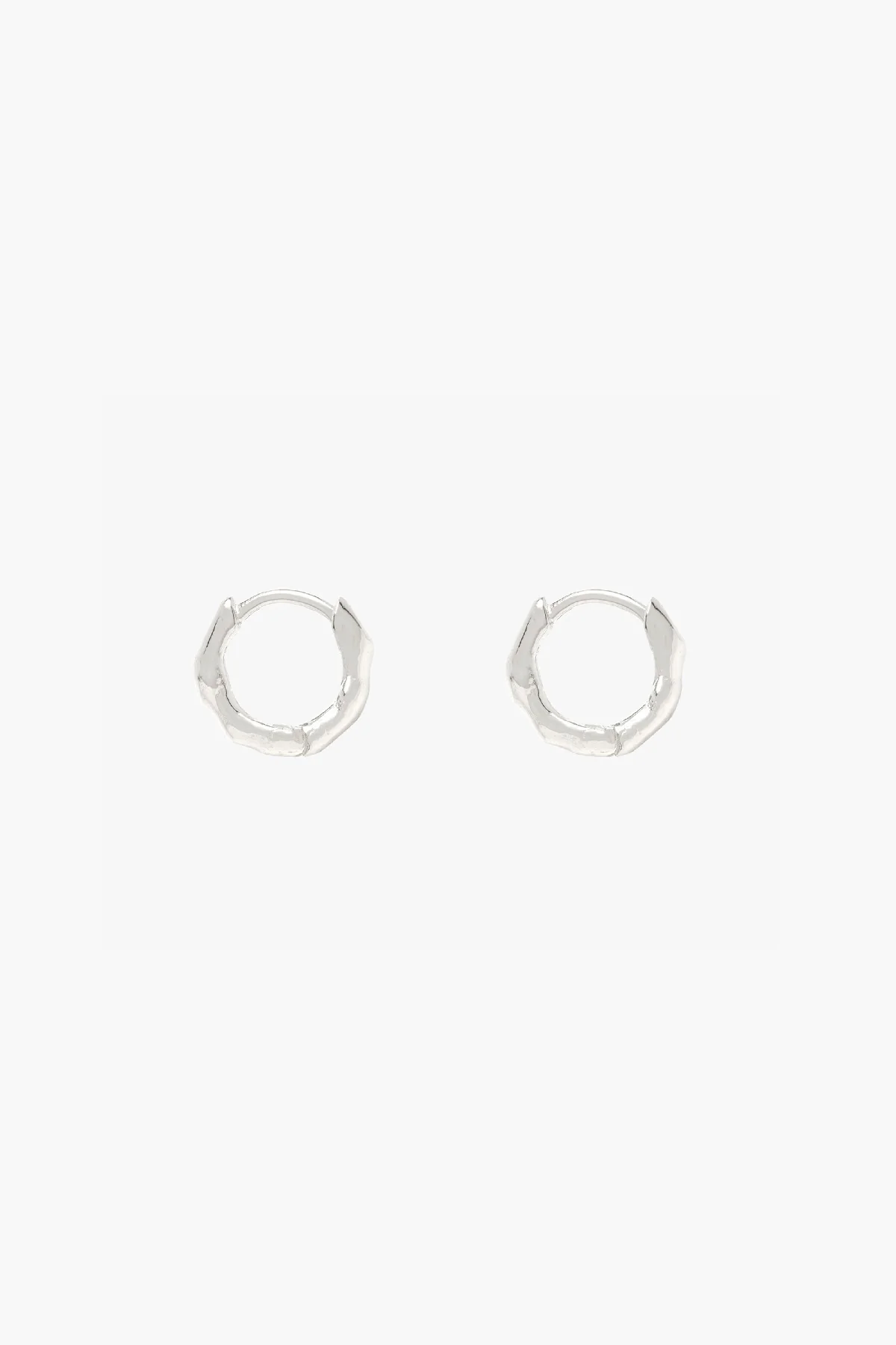 Hammered hoop silver medium (11mm) - Image 8