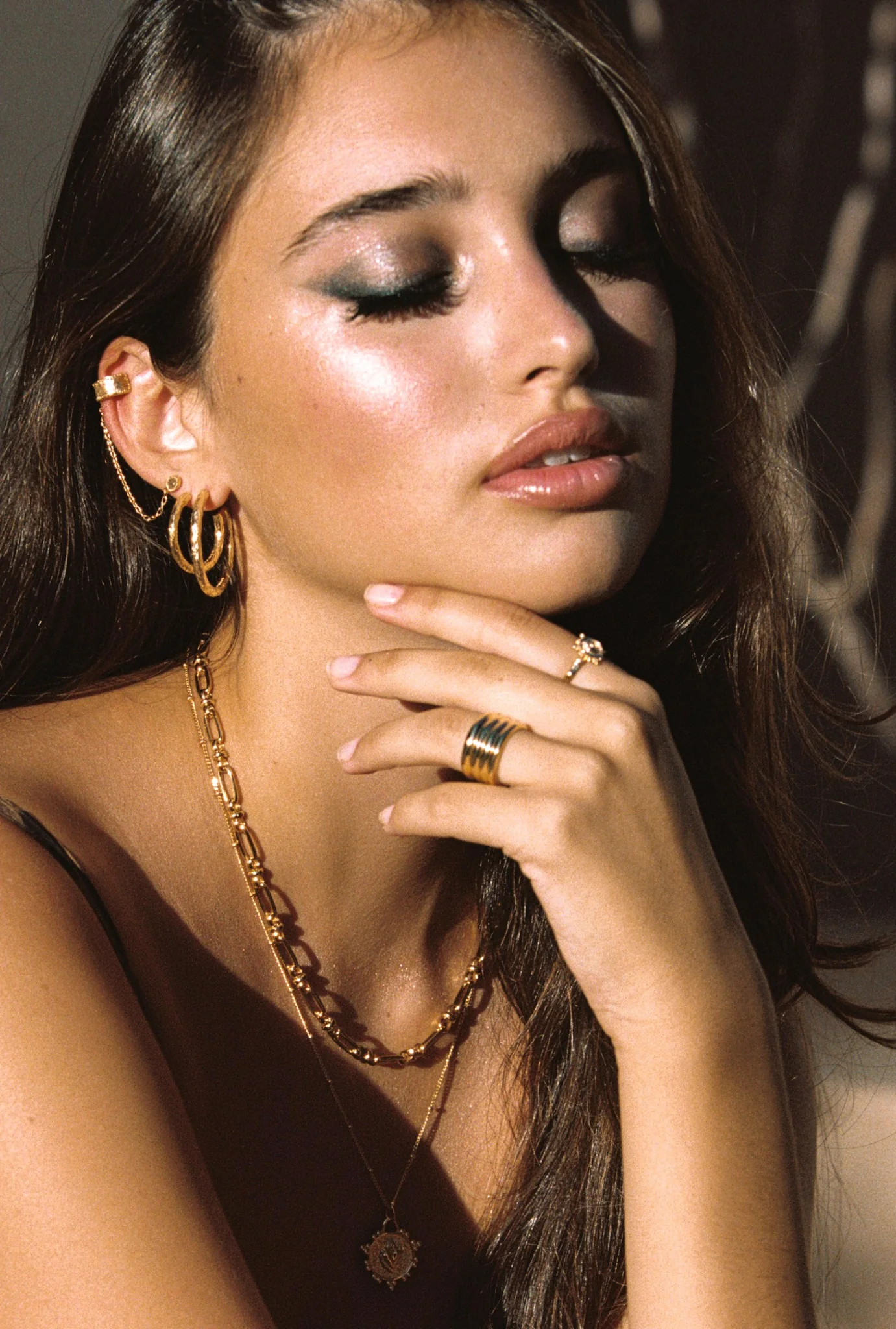 Wanderlust hammered hoop gold plated (32mm) - Image 9