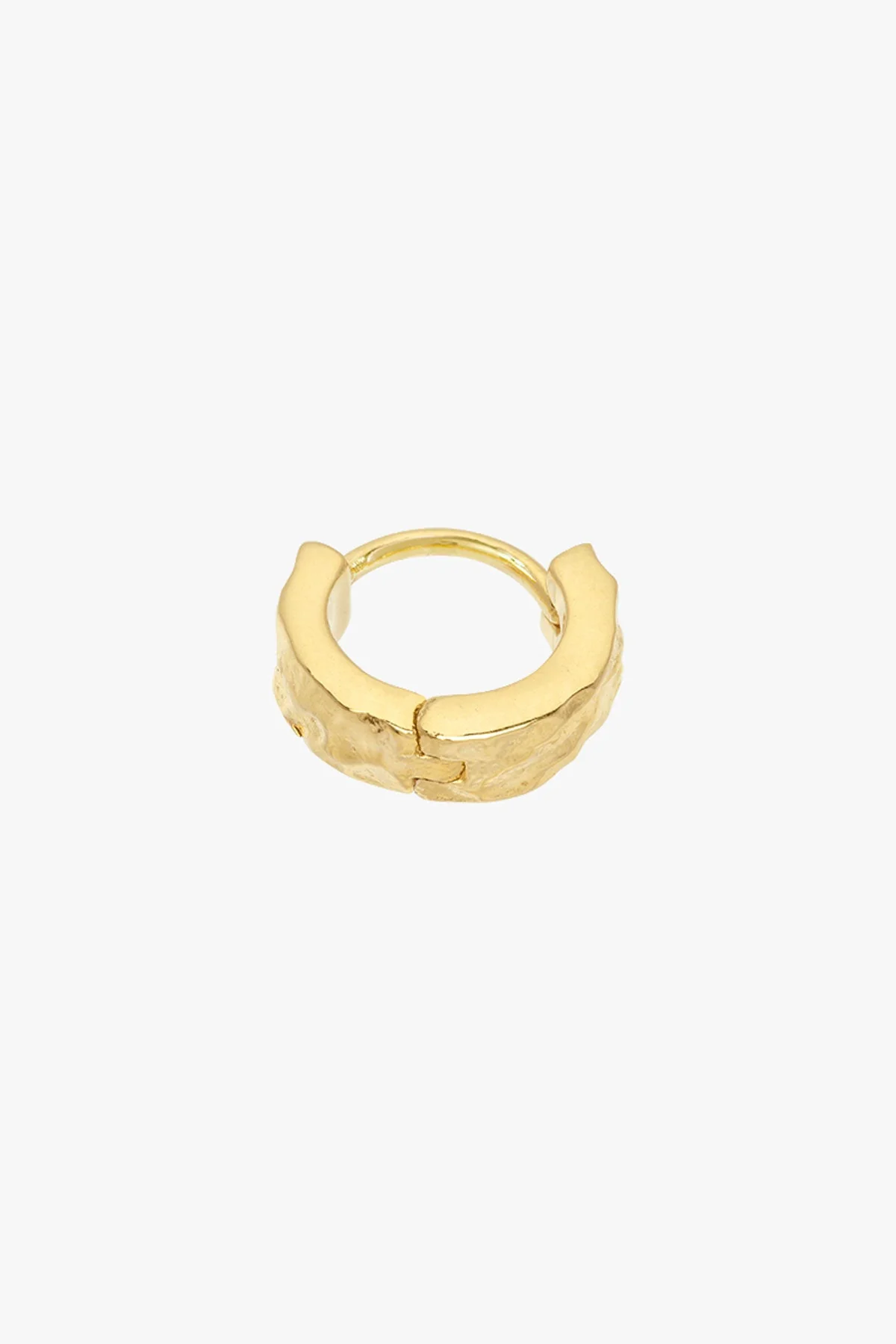 Water ripple huggie gold plated