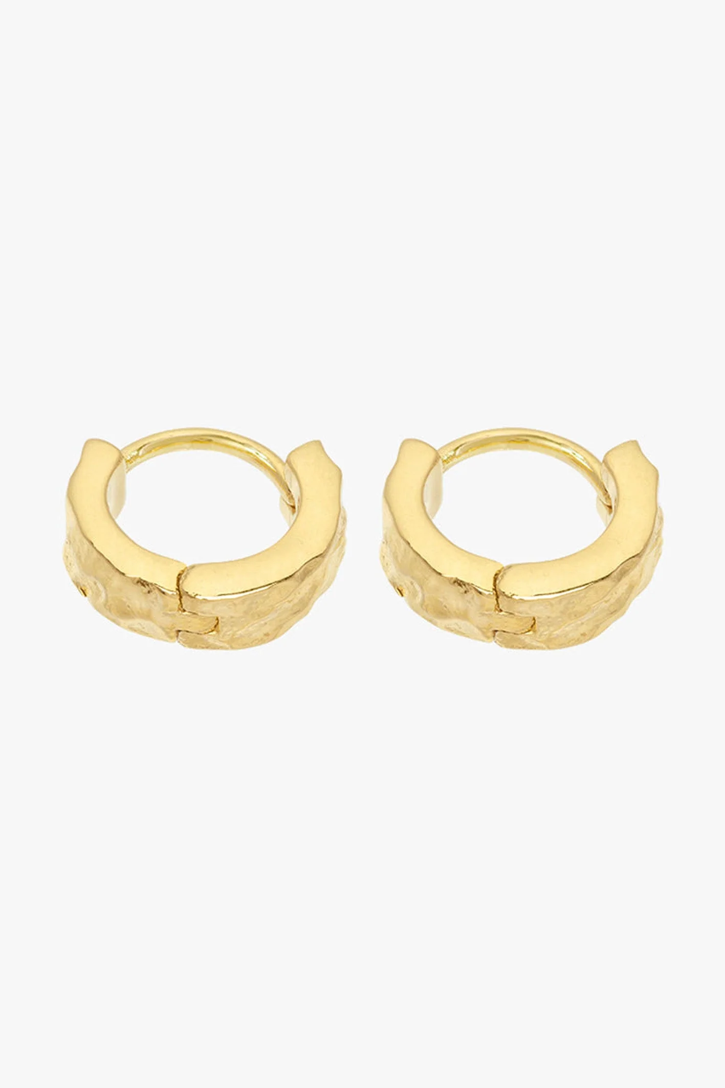 Water ripple huggie gold plated - Image 7